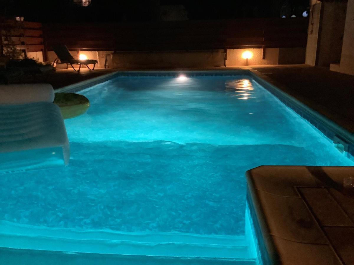 Quality Villa With Pool In Superb Location In Paphos Mandria  Exterior foto