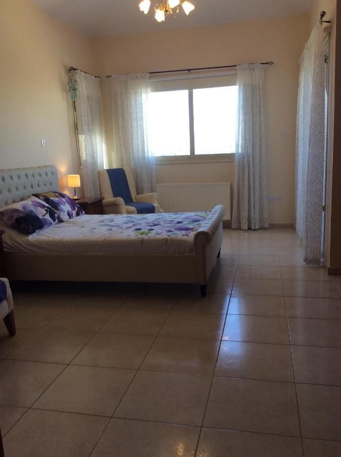 Quality Villa With Pool In Superb Location In Paphos Mandria  Exterior foto